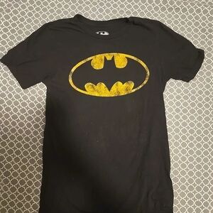 Nwot Mens Black T-Shirt with Yellow Batman Logo Size Small